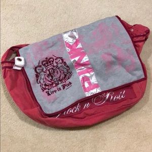 VS pink duffle bag